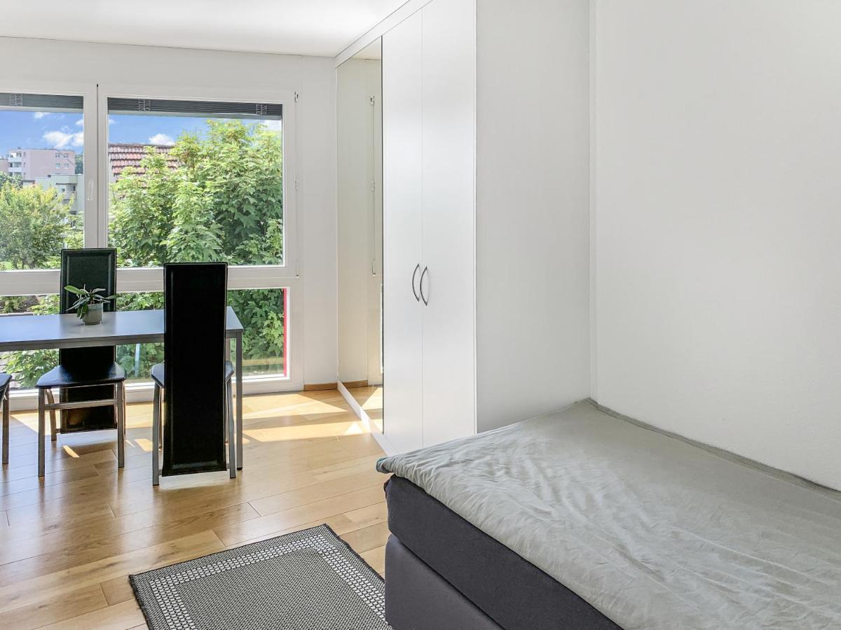 Haus Zur Lilie Hotel Hinwil Exterior foto