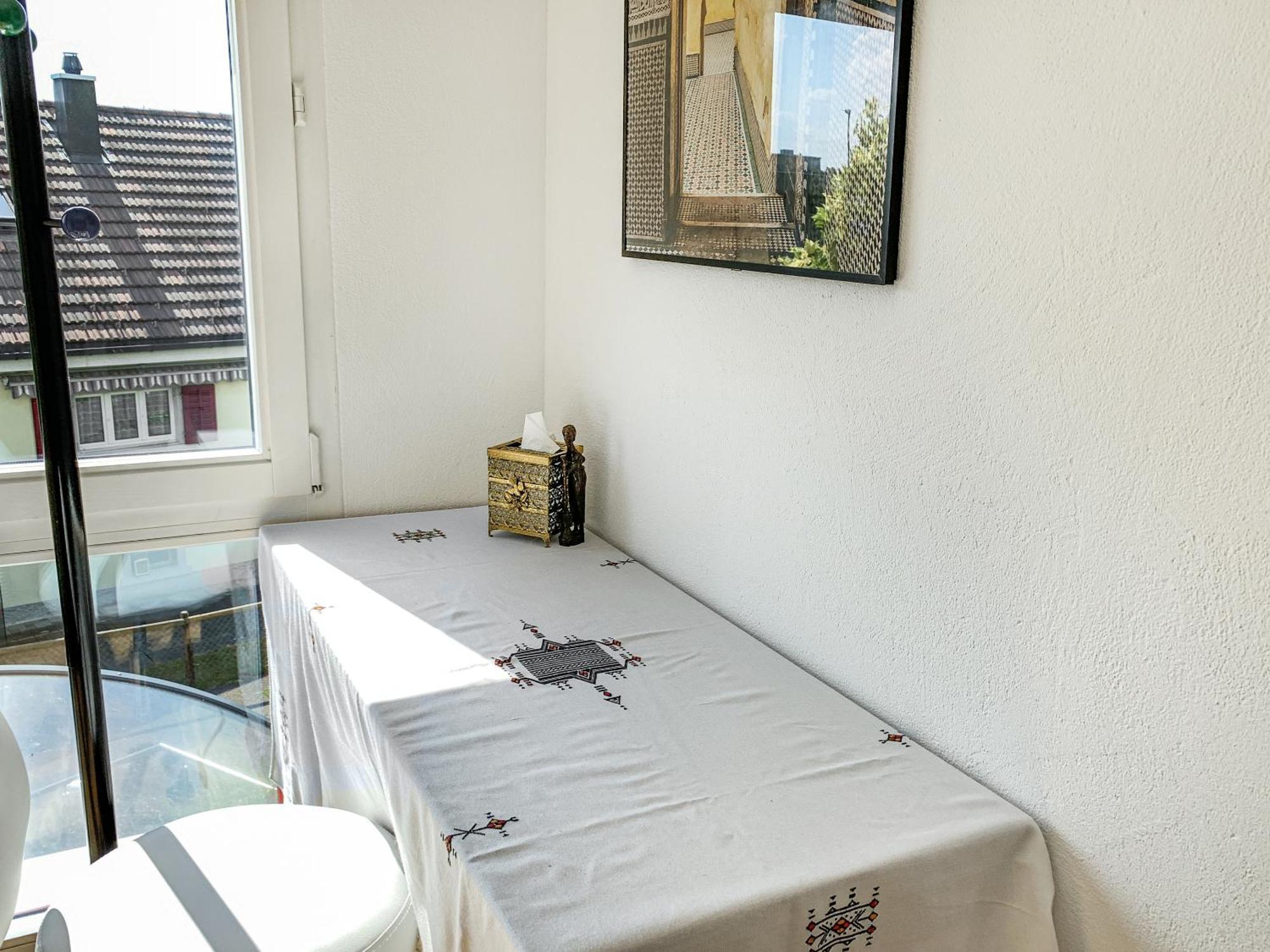 Haus Zur Lilie Hotel Hinwil Exterior foto